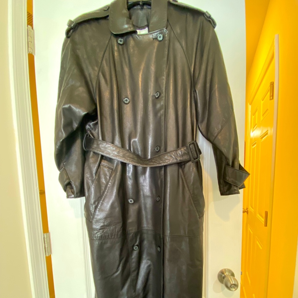 Saks 5th Avenue Maxima leather trench coat black size 6